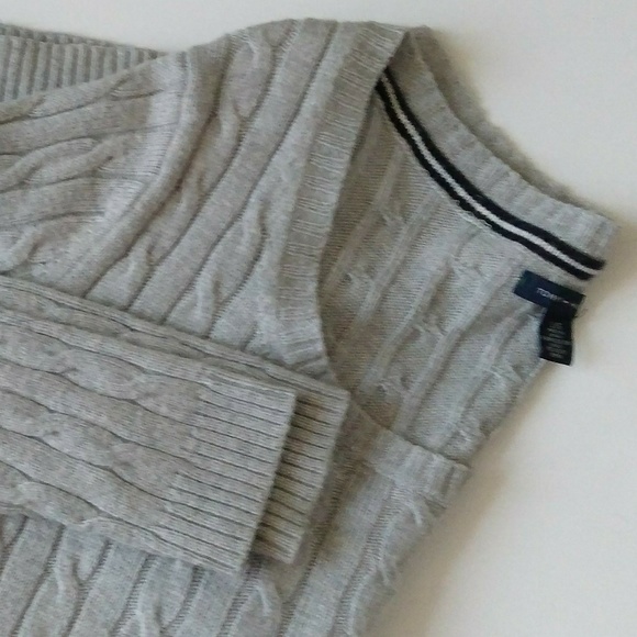 tommy hilfiger classic cable knit sweater